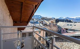 Le Coq Charmant petit studio en centre ville d'Embrun